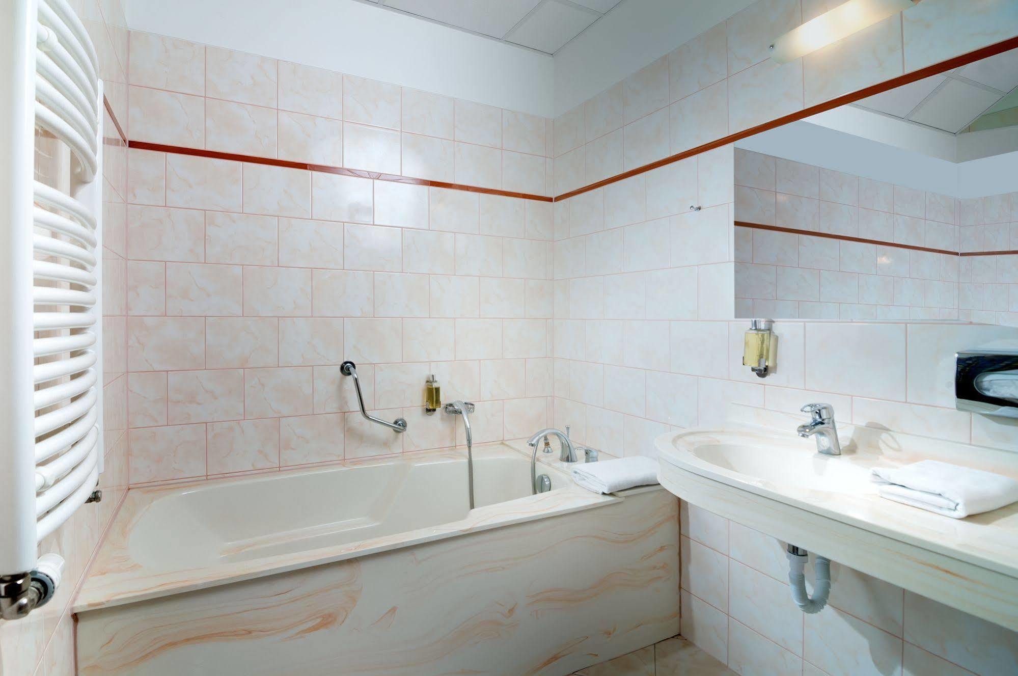 Hotel Ruze Karlovy Vary Ngoại thất bức ảnh